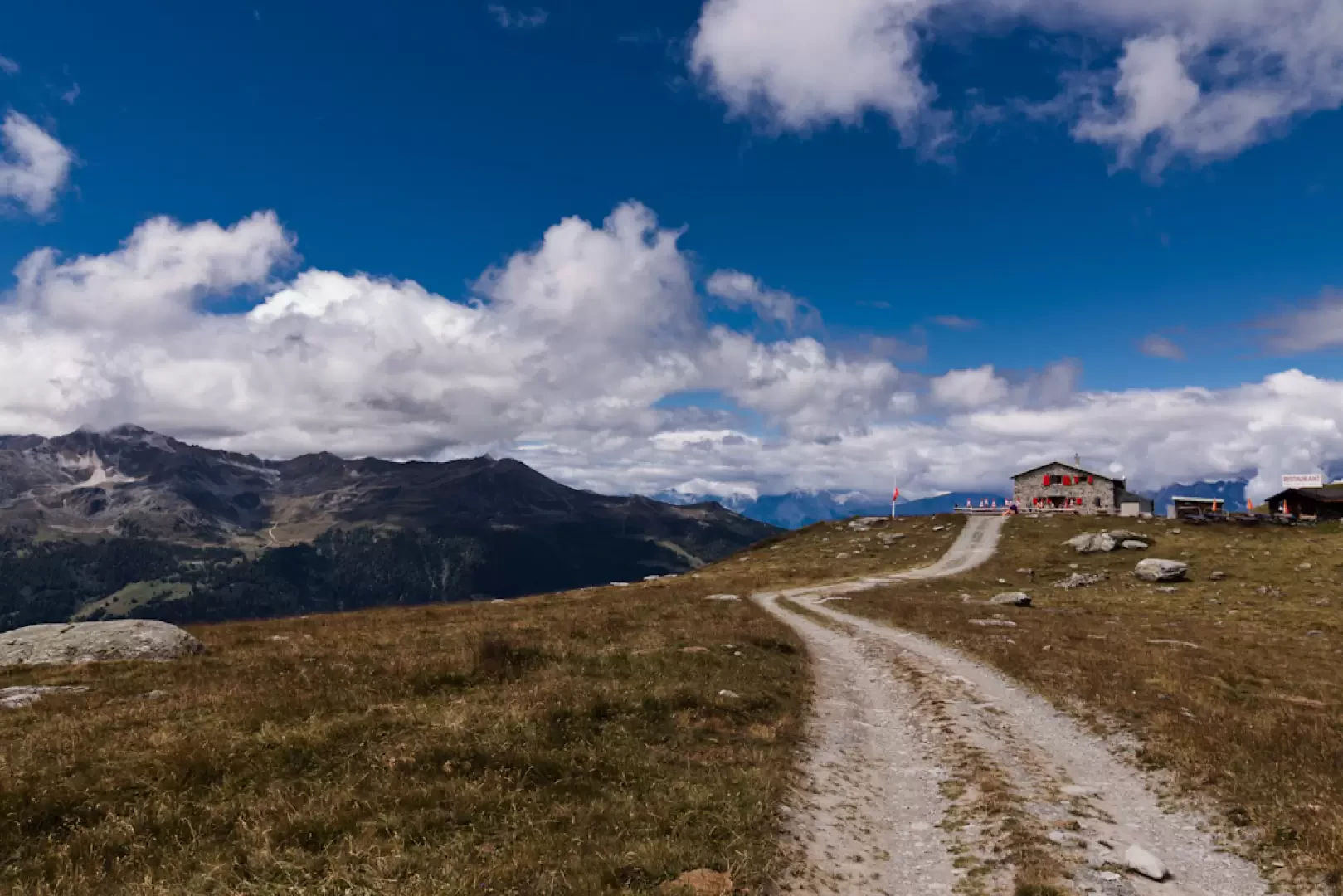 Cabane Bella-Tola