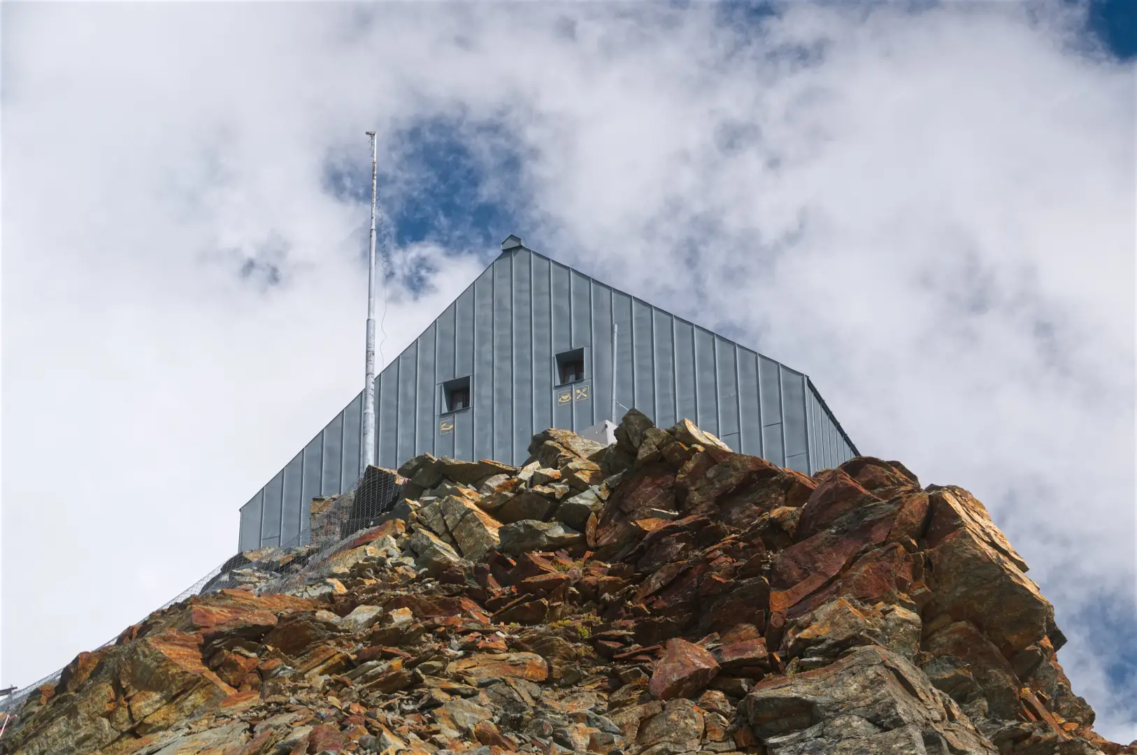 Rifugio Teodulo, from the Breuil-Cervinia car park