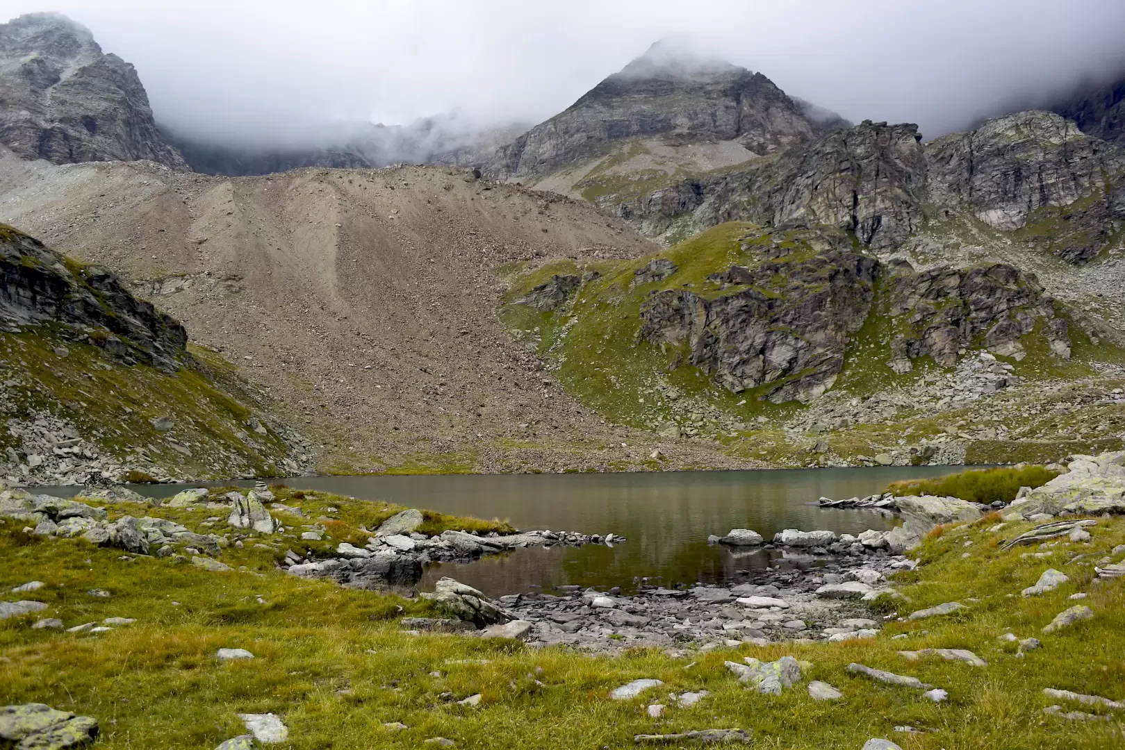 Lago di Luseney, dal parcheggio di Porliod