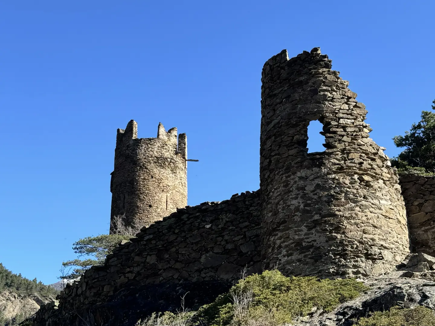 Castello di Montmayeur, da Grand Haury