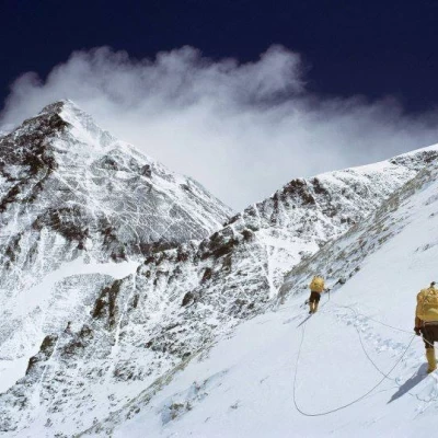 Everest: prima salita sulla cresta ovest